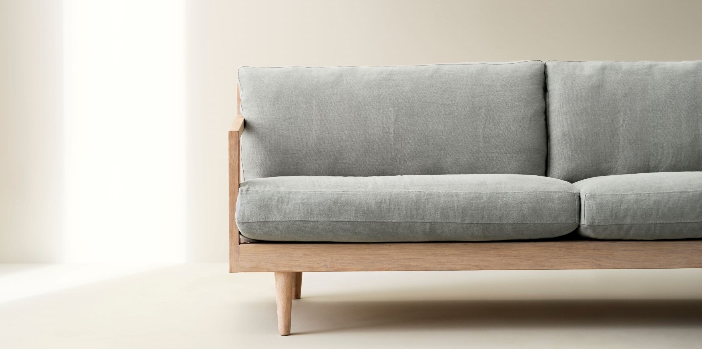 träsoffa rak från norrgavel