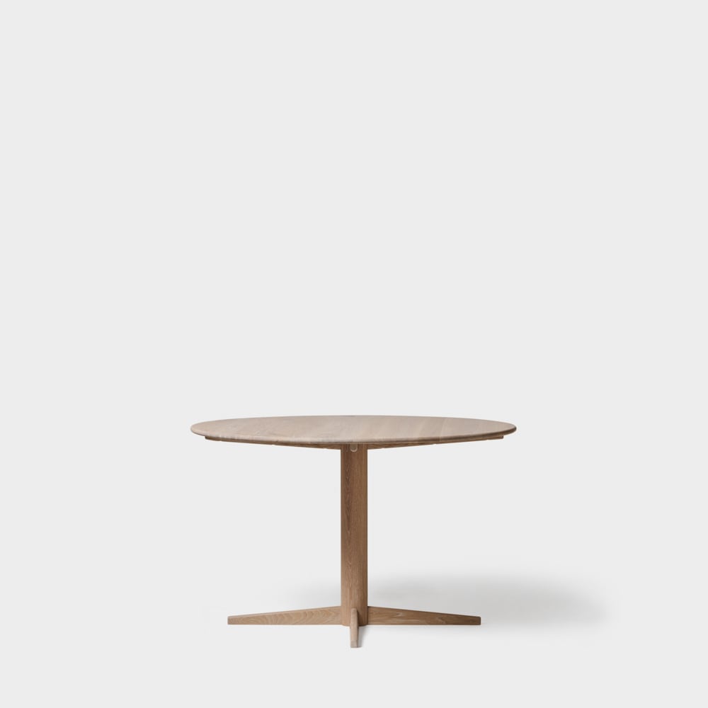 Pillar Dining table Oak 120 cm