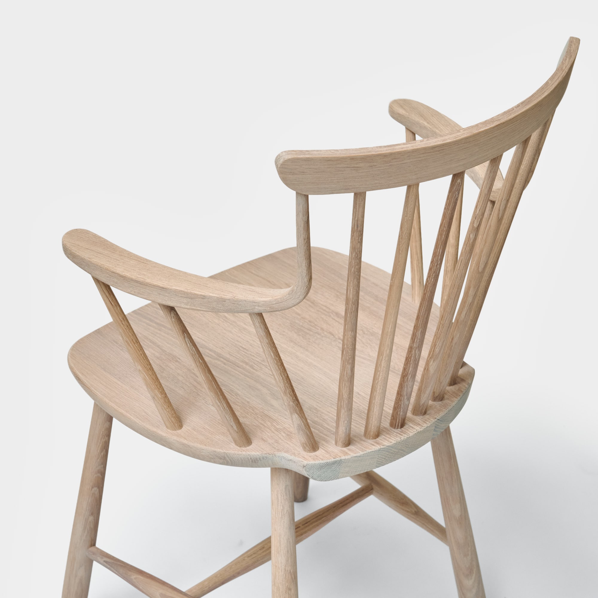 Pinn armchair Oak