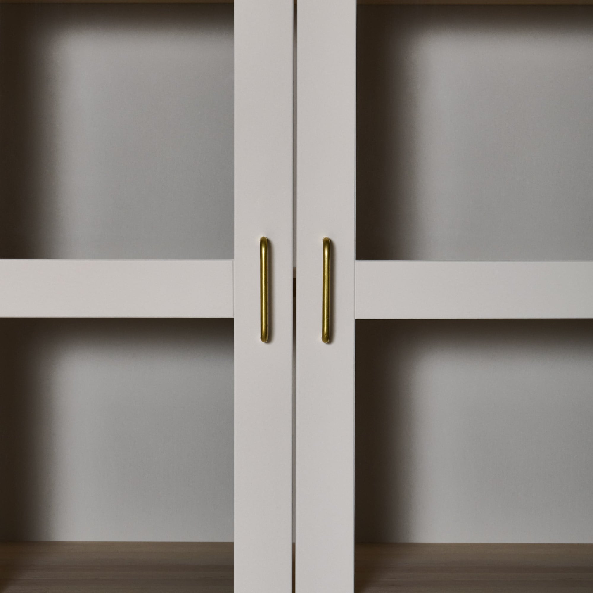 Massiv display cabinet H10/M22
